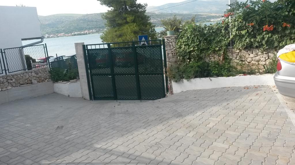Apartments Dragan Trogir Exterior photo